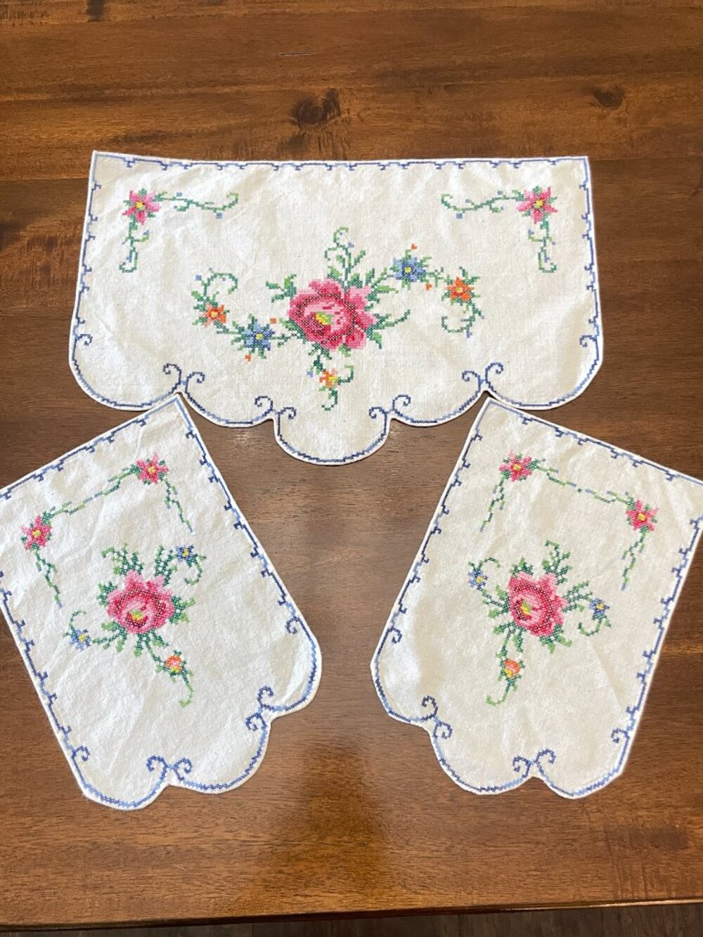 Vintage Antimacassar 3 Pc Embroidered Roses Cotton Doily Chair Cover Set